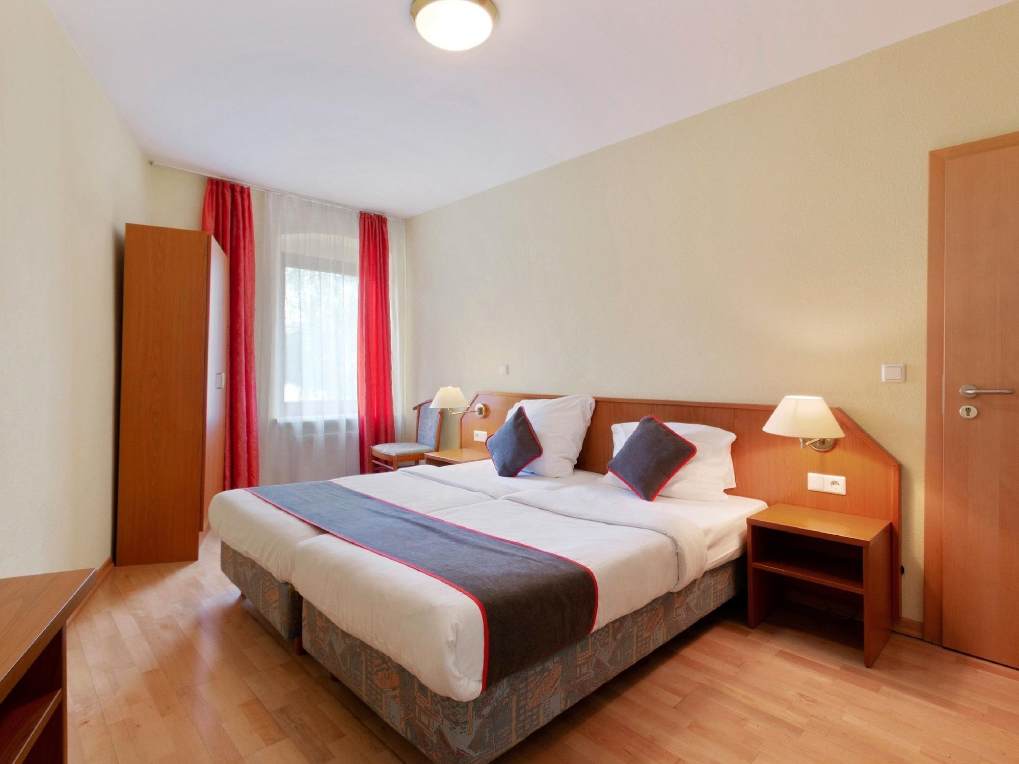 Hotel Bohemia Берлин Екстериор снимка