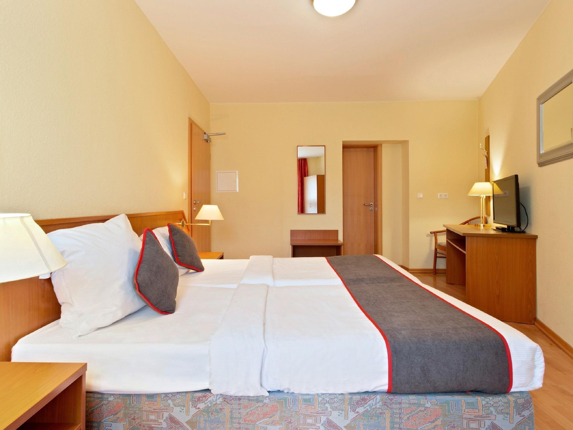 Hotel Bohemia Берлин Екстериор снимка