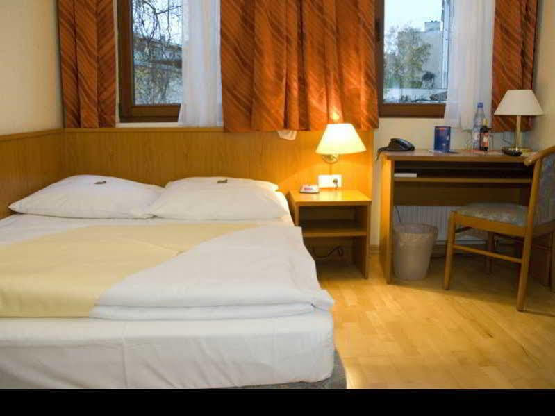 Hotel Bohemia Берлин Екстериор снимка